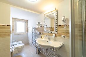 Best Western Plus Hotel Perla Del Porto