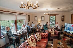 Eriskay Guest House and Aviemore Glamping