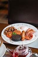 Eriskay Guest House and Aviemore Glamping