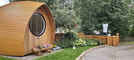 Eriskay Guest House and Aviemore Glamping