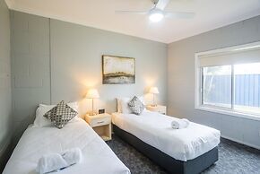 Shoal Bay Holiday Park