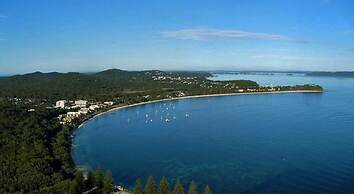 Shoal Bay Holiday Park