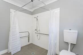 Shoal Bay Holiday Park