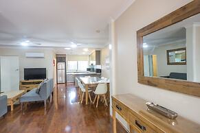 Shoal Bay Holiday Park