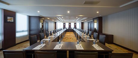 Nhat Ha L'Opera Hotel