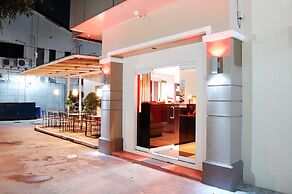 Rumi Apartelle Hotel