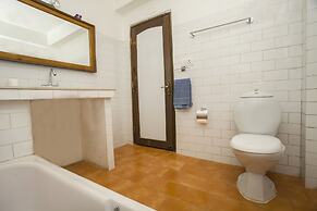 Peaceful Cottage & Cafe du Mont