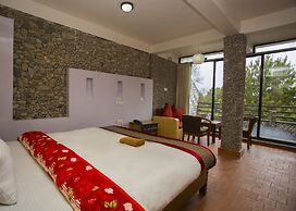 Peaceful Cottage & Cafe du Mont