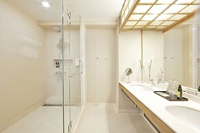 The Quarter Hualamphong by UHG