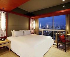 The Quarter Hualamphong by UHG