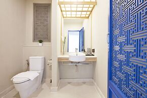 The Quarter Hualamphong by UHG