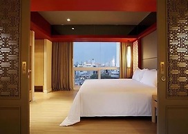 The Quarter Hualamphong by UHG