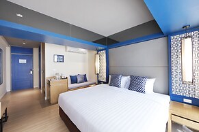 The Quarter Hualamphong by UHG
