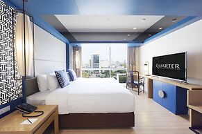 The Quarter Hualamphong by UHG