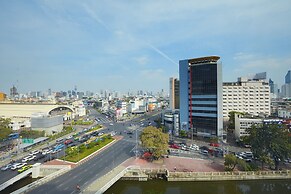 The Quarter Hualamphong by UHG