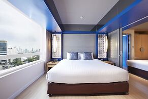 The Quarter Hualamphong by UHG