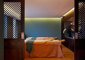 The Quarter Hualamphong by UHG
