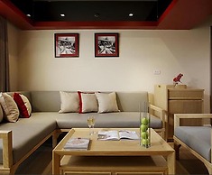 The Quarter Hualamphong by UHG