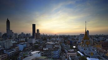 The Quarter Hualamphong by UHG
