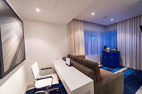 Centara Watergate Pavilion Hotel Bangkok