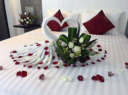 The Front Hotel and Apartment