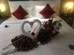 The Front Hotel and Apartment