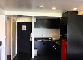 The Front Hotel and Apartment