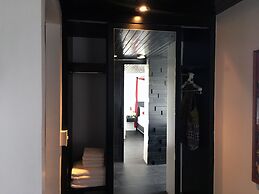 The Front Hotel and Apartment