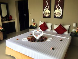 The Front Hotel and Apartment