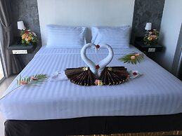 The Front Hotel and Apartment