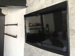 The Front Hotel and Apartment