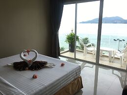 The Front Hotel and Apartment