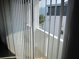 The Front Hotel and Apartment