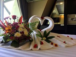 The Front Hotel and Apartment