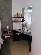 The Front Hotel and Apartment