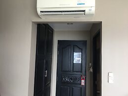 The Front Hotel and Apartment