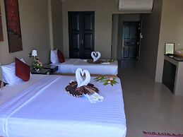 The Front Hotel and Apartment