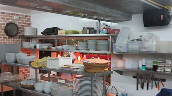 The Front Hotel and Apartment