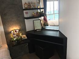 The Front Hotel and Apartment