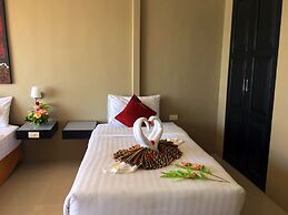 The Front Hotel and Apartment