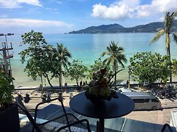 The Front Hotel and Apartment