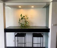 The Front Hotel and Apartment