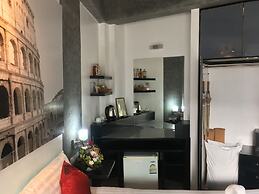 The Front Hotel and Apartment