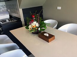 The Front Hotel and Apartment