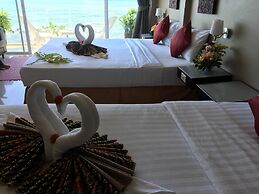 The Front Hotel and Apartment