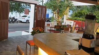 The Front Hotel and Apartment