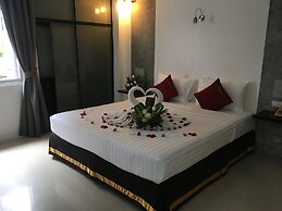 The Front Hotel and Apartment