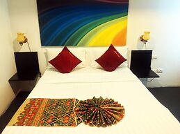 The Front Hotel and Apartment