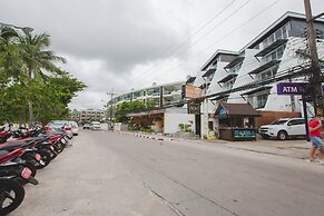 The Front Hotel and Apartment