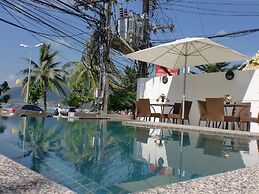 The Front Hotel and Apartment